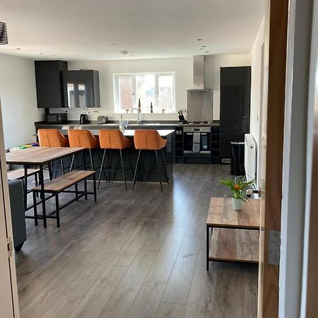 Spacious Newly Built Apartment Rhos On Sea, Colwyn Bay ภายนอก รูปภาพ