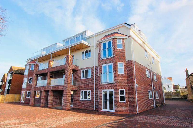 Spacious Newly Built Apartment Rhos On Sea, Colwyn Bay ภายนอก รูปภาพ