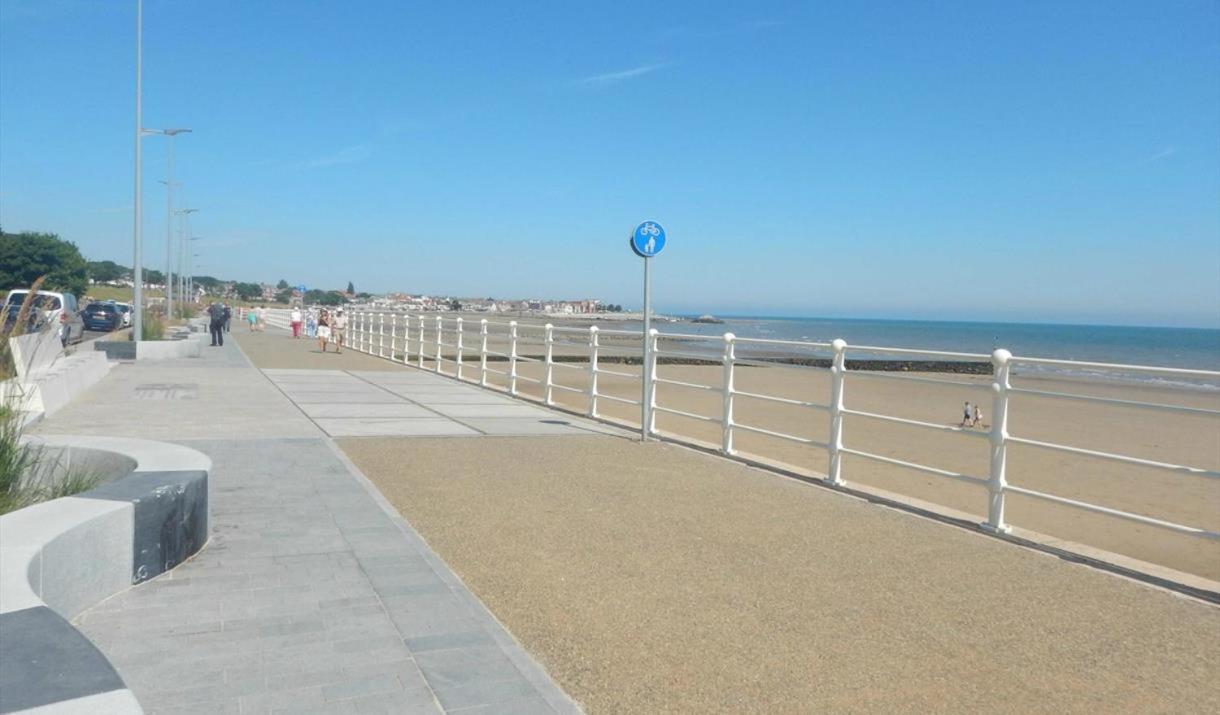 Spacious Newly Built Apartment Rhos On Sea, Colwyn Bay ภายนอก รูปภาพ